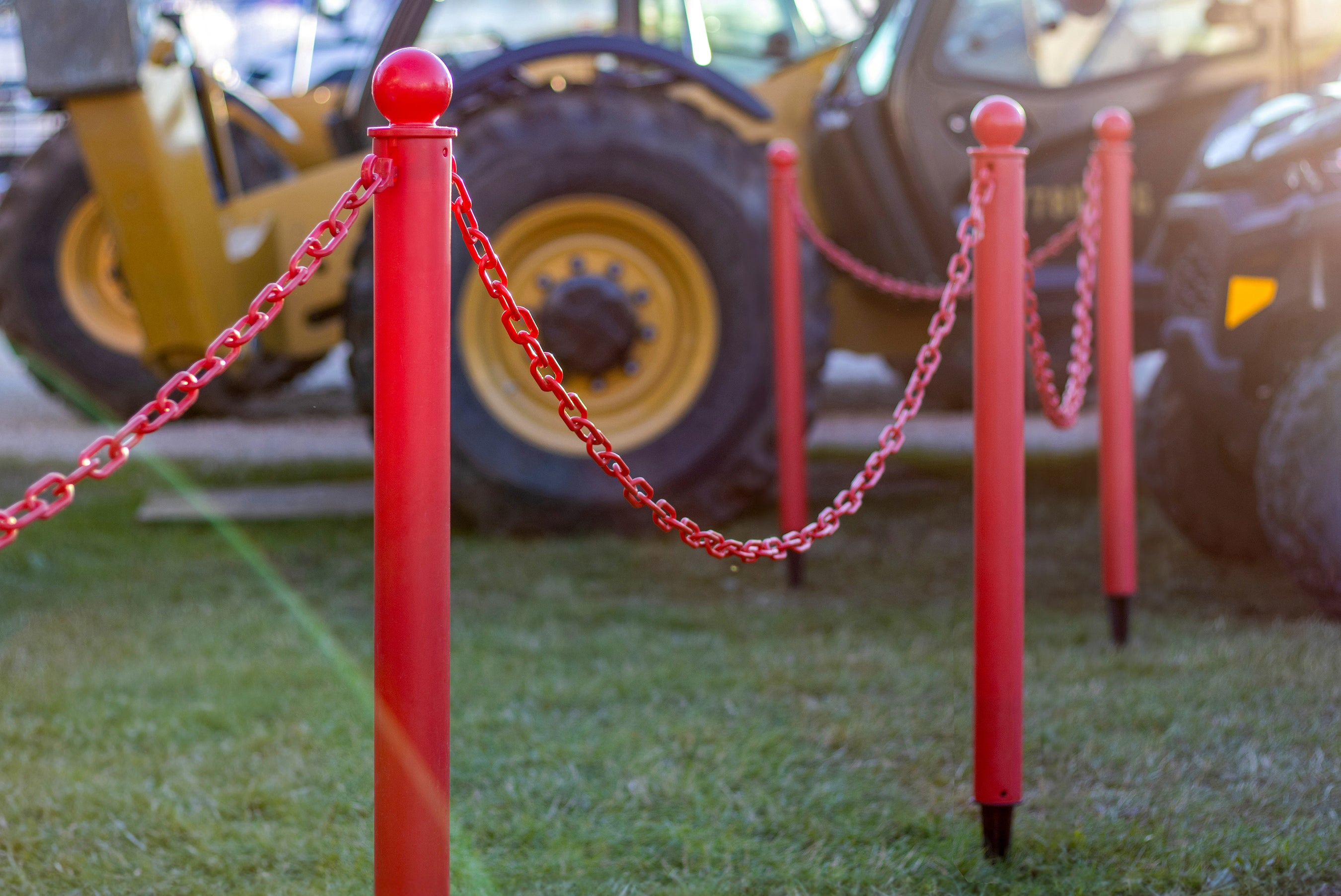 Mr. Chain, The Leading U.S. Manufacturer of Plastic Barrier Chain